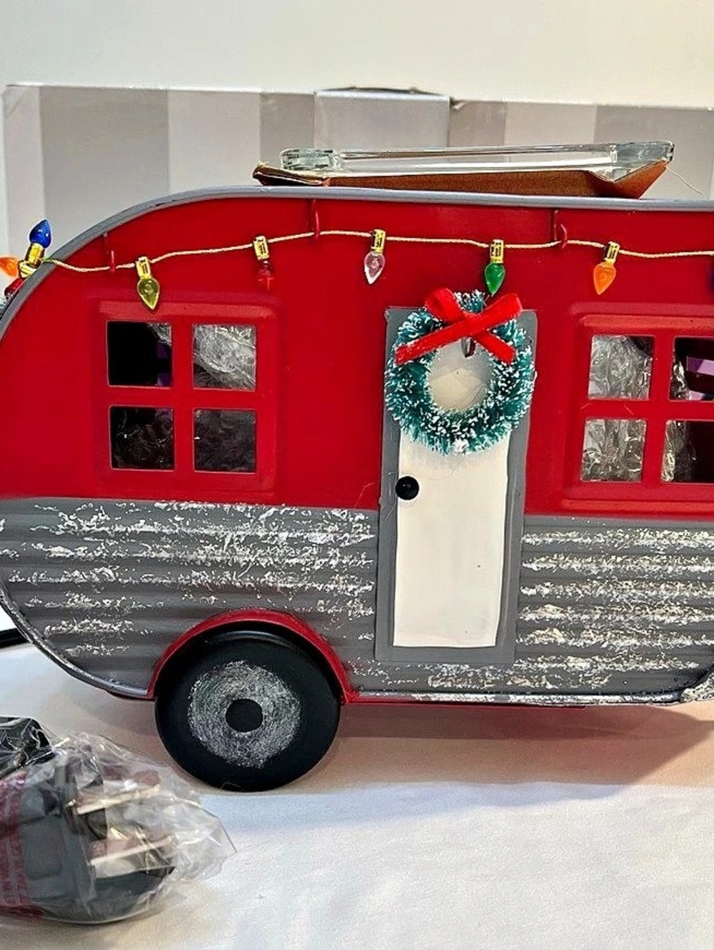 Scentsy Christmas Camper Warmer Wax Warmer, Red & Silver NIB Full Size Holiday